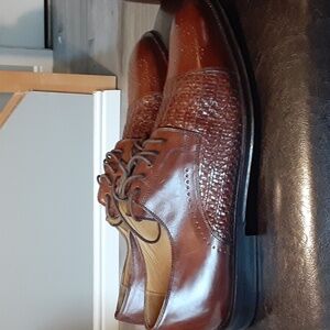 Johnston and Murphy dress shoes.  Size 11.5 Brown